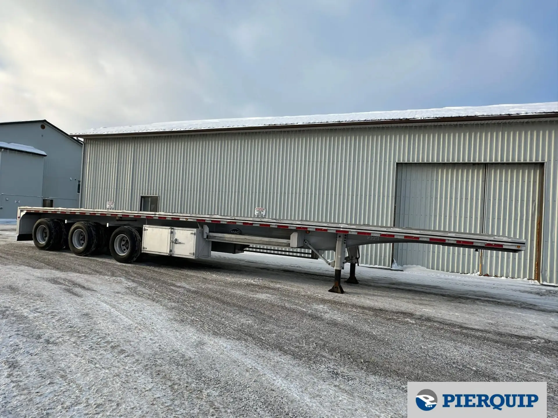 Pierquip_Mac Trailer_Flatbed_Tridem_Bunk (1)
