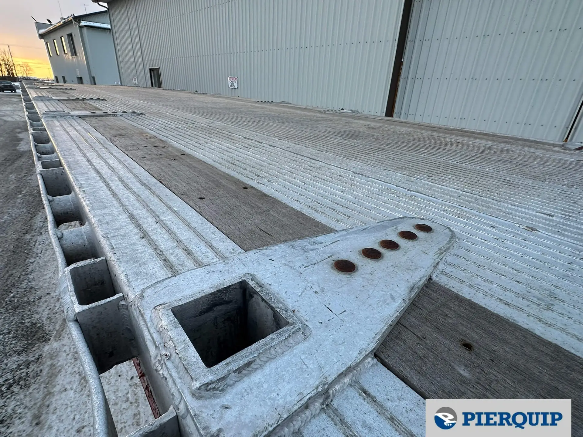 Pierquip_Mac Trailer_Flatbed_Tridem_Bunks (10)