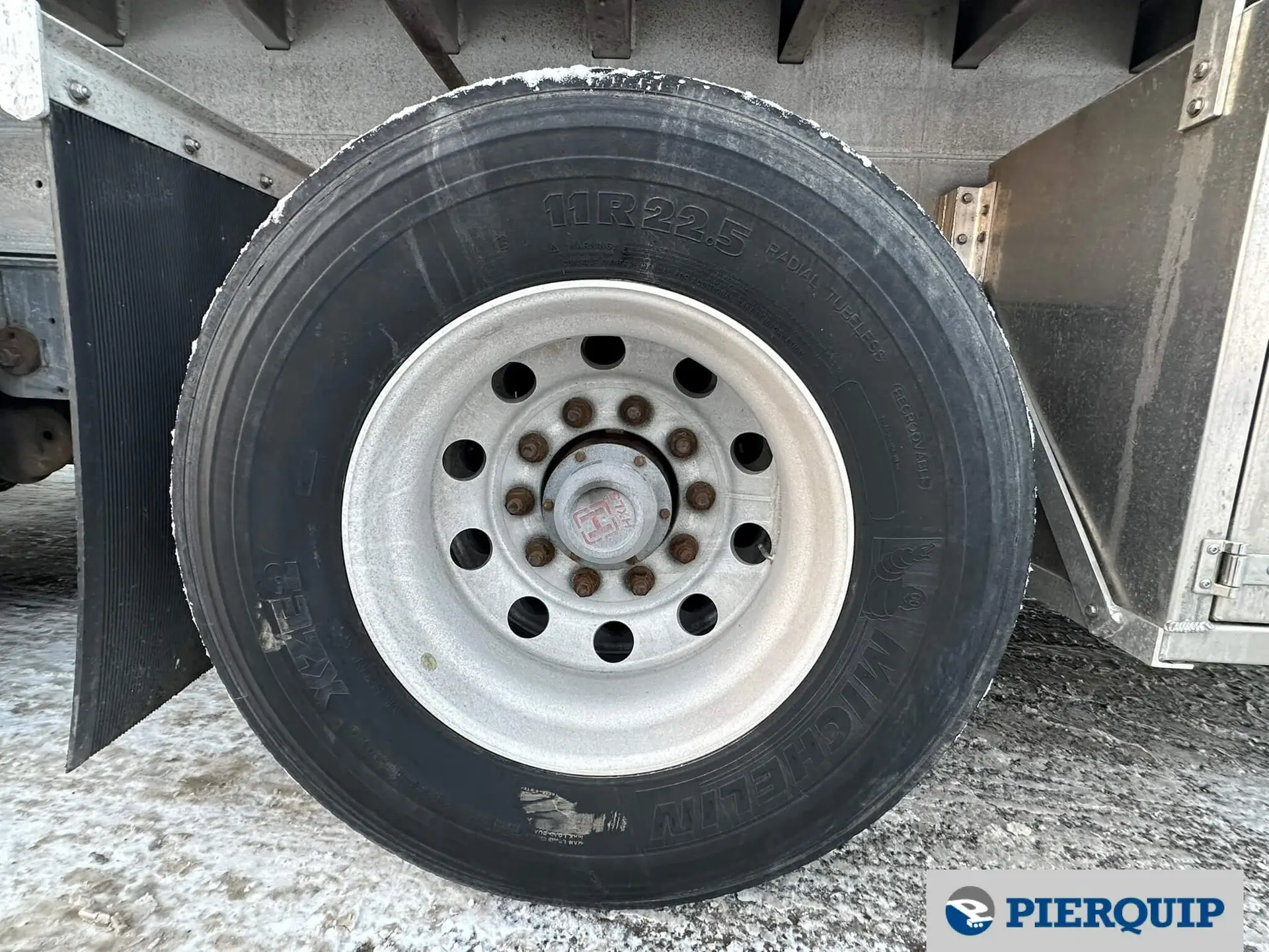 Pierquip_Mac Trailer_Flatbed_Tridem_Bunks (12)