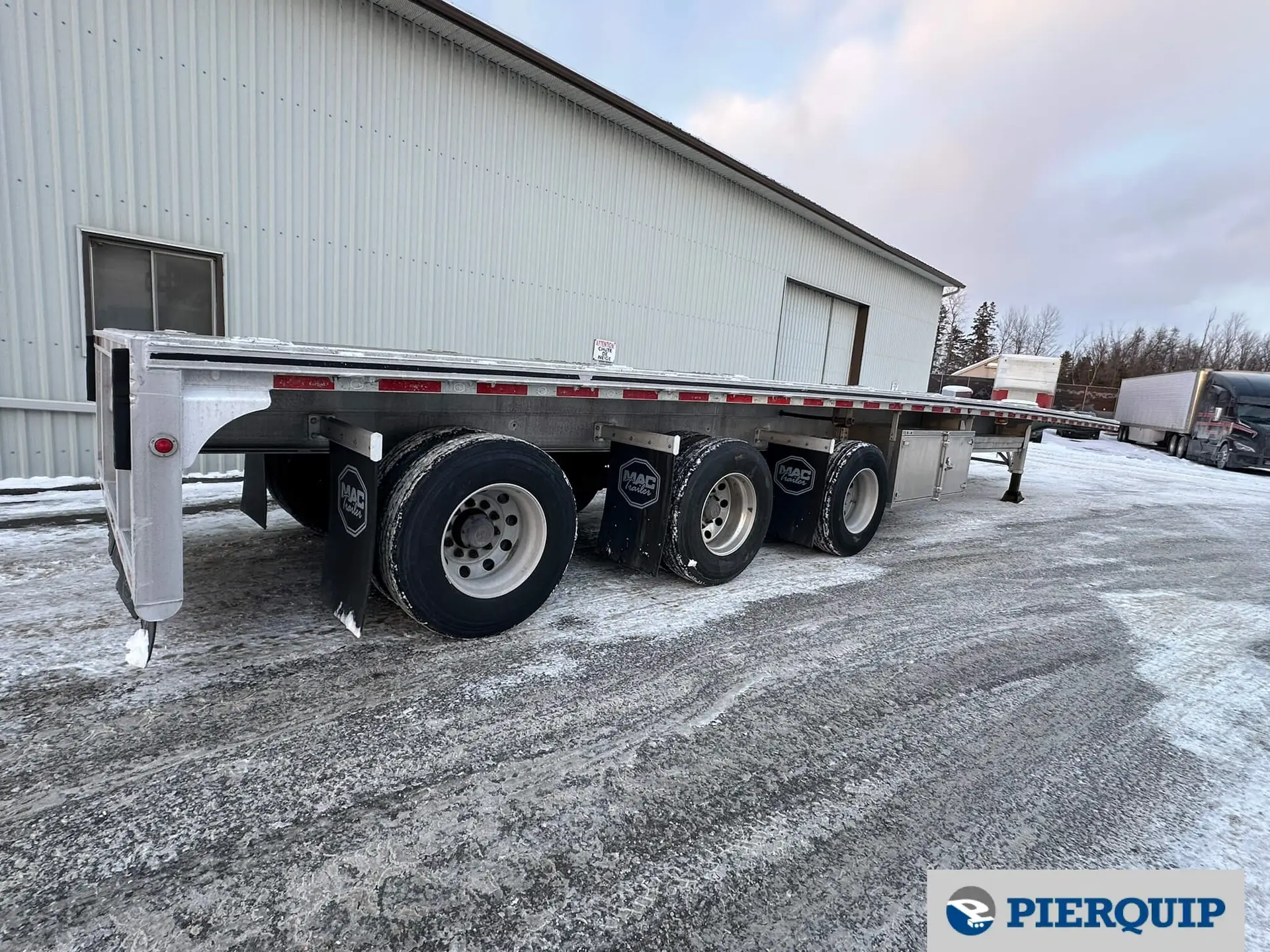 Pierquip_Mac Trailer_Flatbed_Tridem_Bunks (7)