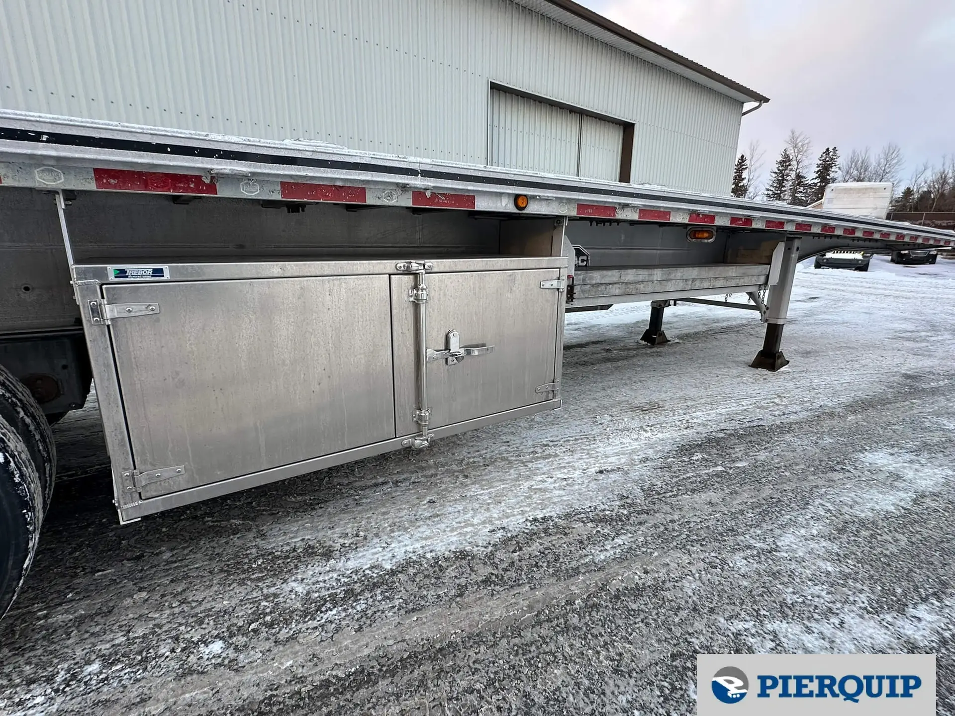 Pierquip_Mac Trailer_Flatbed_Tridem_Bunks (8)