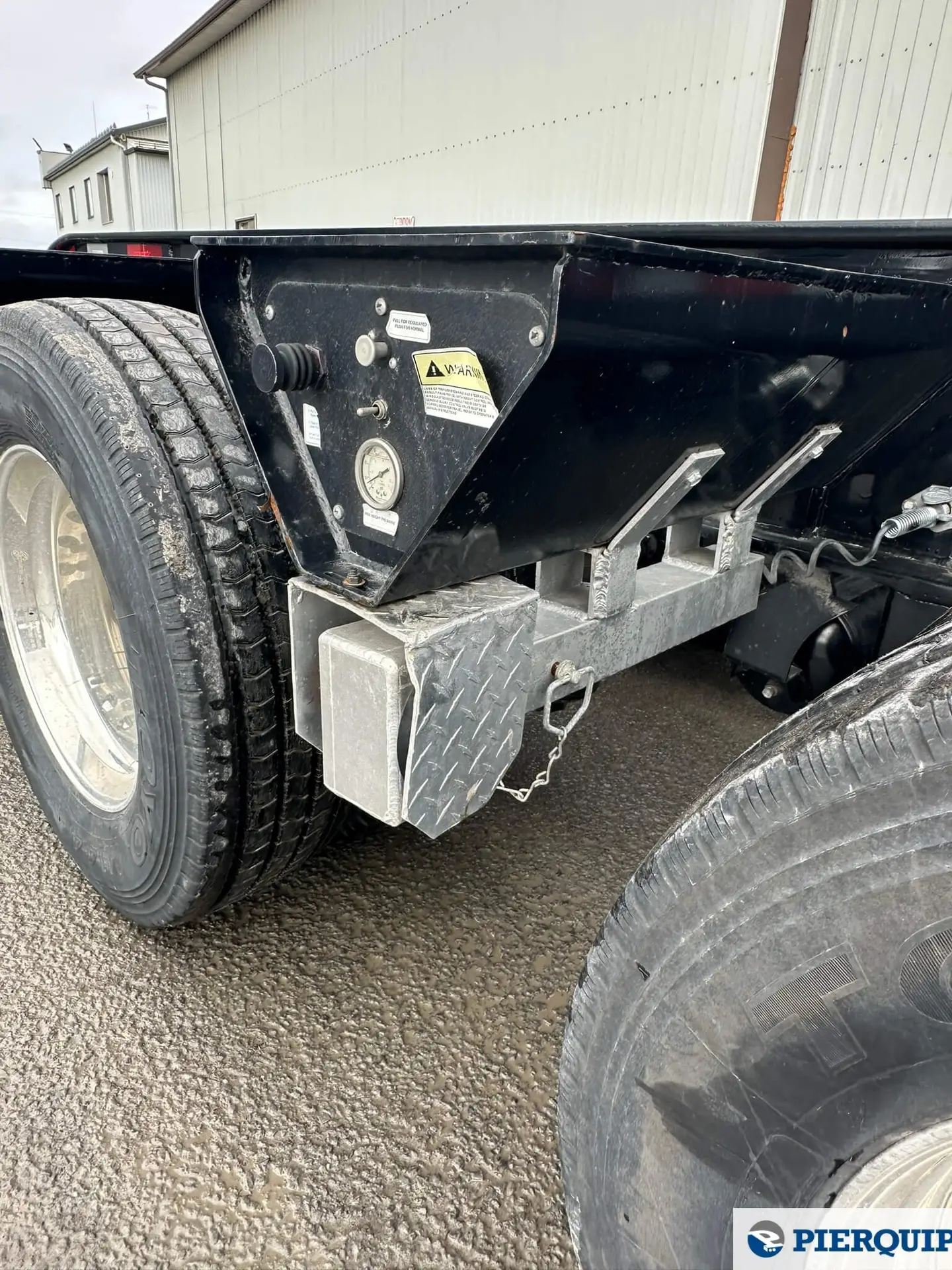 Pierquip_Pitts Trailer_Fardier 55t_Hydraulique_Tridem (20)